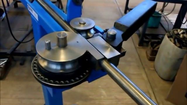 Dobladora manual de tubo TM-025 смотреть онлайн