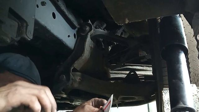 Амортизаторы передние SACHS на Iveco Daily 2012. Замена. смотреть онлайн