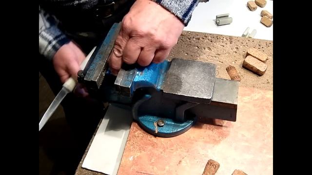 "Бюджетный" RODBUILDING. Изготовление ручки спиннинга. Часть 4. Склеивание пробки. смотреть онлайн