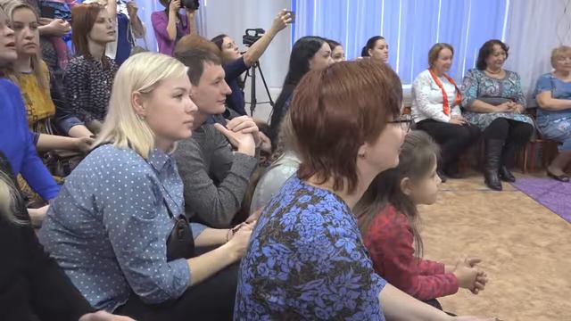 Новогодний утренник смотреть онлайн