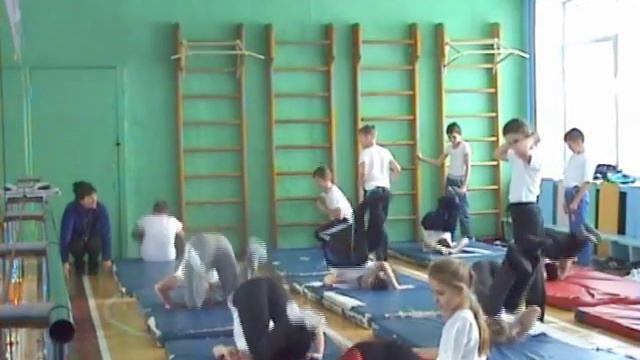 Урок физкультуры в 4 классе.ФГОС. Учитель: Любимова Л Г смотреть онлайн