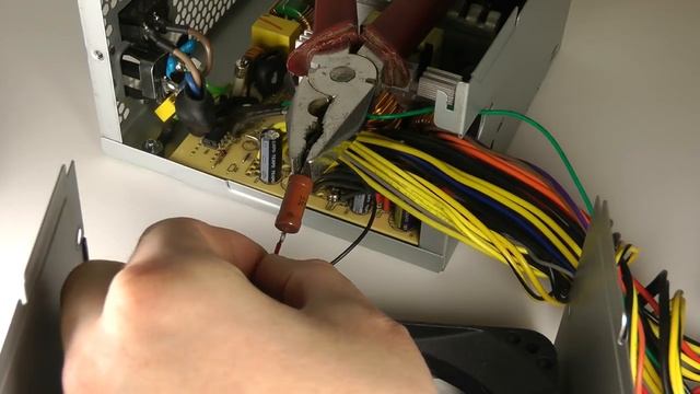 Устраняем шум блока питания. Способ № 0 смотреть онлайн