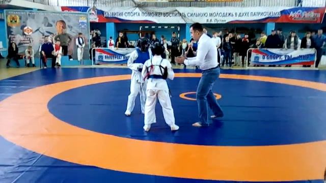 Городской турнир по киокисинкай каратэ 04.11.2017 Осипов Владимир 2-й бой смотреть онлайн
