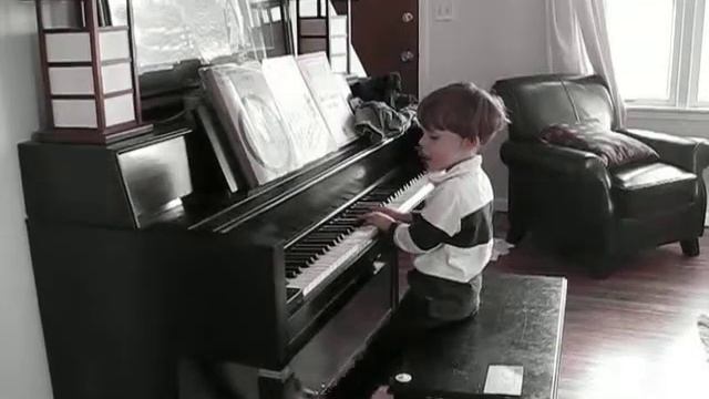 Colin plays "Jesus Loves Me" and gets distracted midway... смотреть онлайн