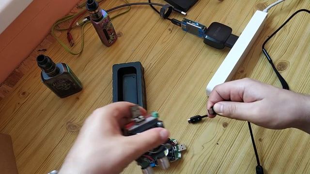 Кабель Cafele 3 в 1 - type-C+micro-USB+Lightning. Тааакое! смотреть онлайн