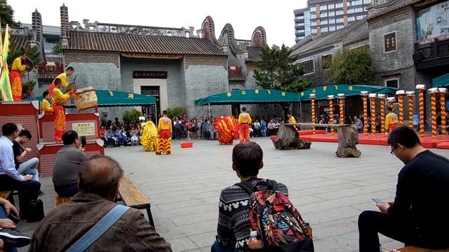 Китай. Фошань. Храм Дзу Мяо. Танец льва. смотреть онлайн