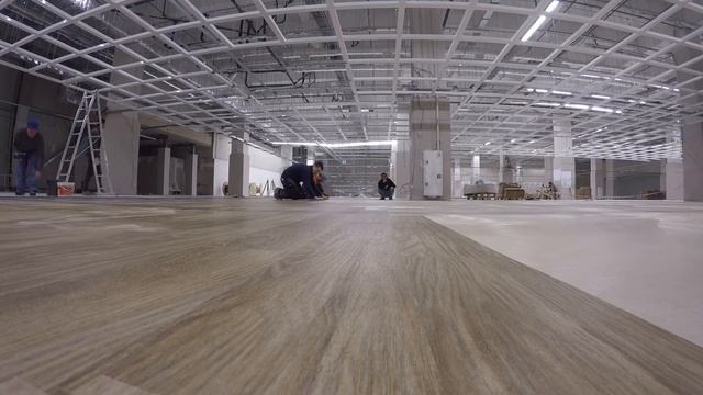 ТРЦ Июнь.Магазин Hoff.Укладка ПВХ плитки Forbo смотреть онлайн