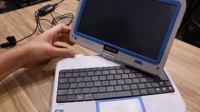 ACHEI UM INCRÍVEL NETBOOK POSITIVO DO GOVERNO смотреть онлайн