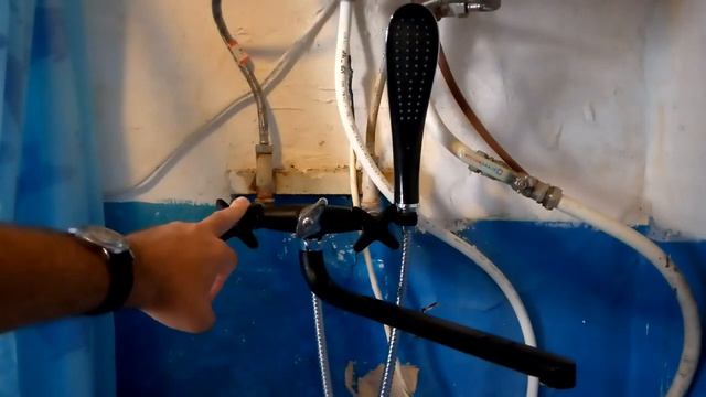 Черный смеситель для ванны Gappo с душем смотреть онлайн