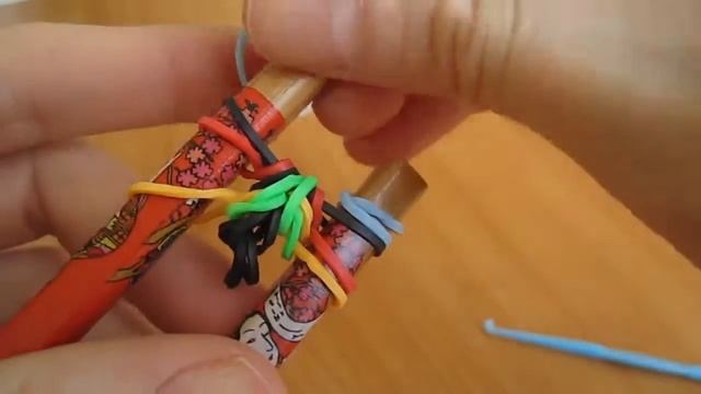 Плетение из резинок. Разноцветный браслет для начинающих смотреть онлайн