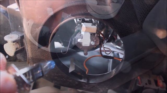 How to replace low beam bulbs on Peugeot 407 смотреть онлайн