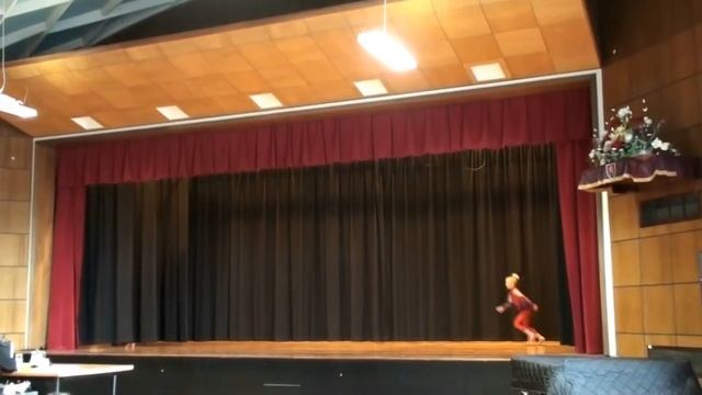 Grace Taylor - Modern Dance Solo.avi смотреть онлайн