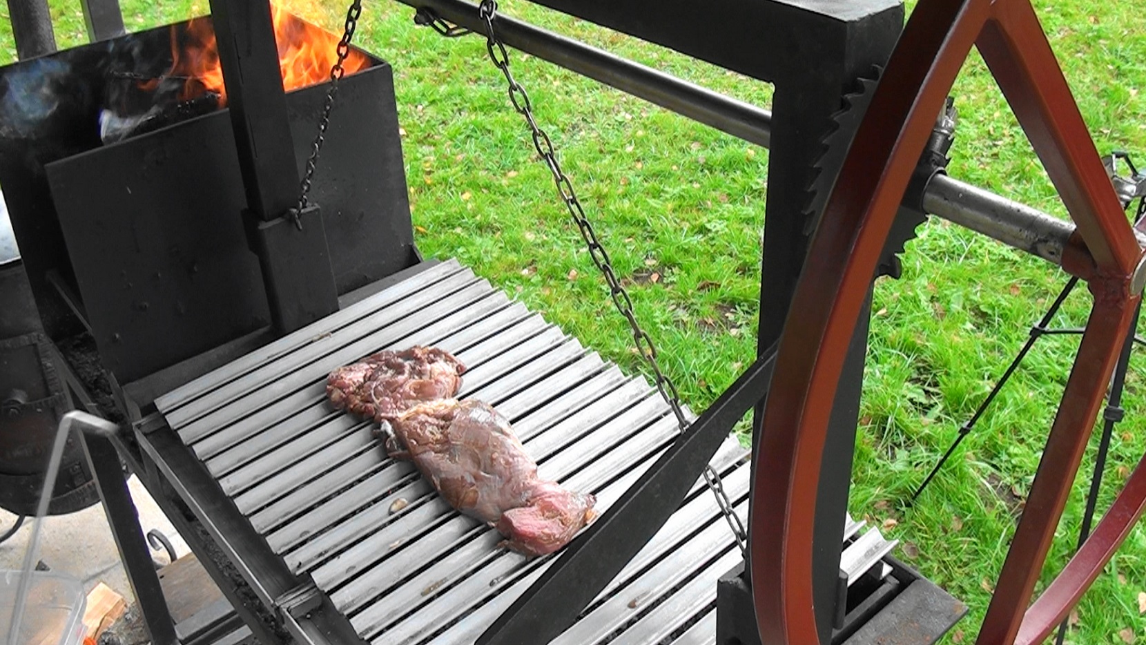 Говядина с ликером на аргентинском гриле.