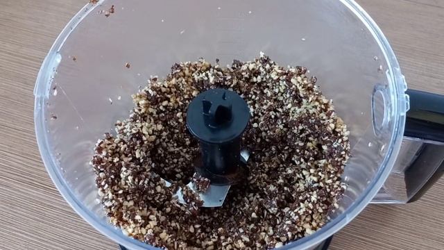 Шоколадные конфеты. Конфеты из фиников с орехами. Рецепт натуральных шоколадных конфет. смотреть онлайн