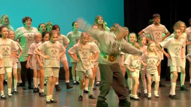 The Audiences love Agatha Trunchbull смотреть онлайн