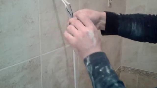 Установка зеркала в ванной смотреть онлайн