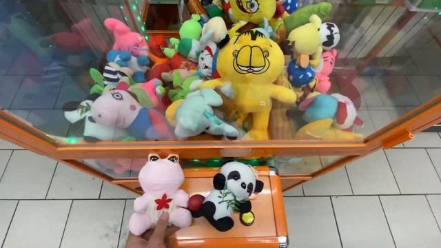 Достал игрушки по 10 рублей !!! ШОК !!! Из игрового автомата ХВАТАЙКА смотреть онлайн