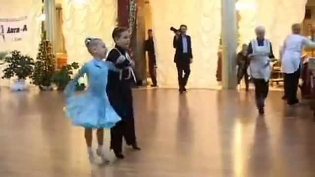 дети танцуют бальные танцы смотреть онлайн