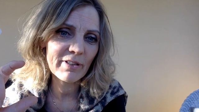 Get your hands on this fragrance while you still can: Bijou Romantique from Etat Libre D'Orange смотреть онлайн