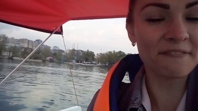 прогулка по Днепру, катамаран смотреть онлайн