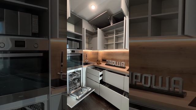 Было/Стало. Серая с деревом матовая угловая кухня без ручек под потолок. Кухни Проша смотреть онлайн