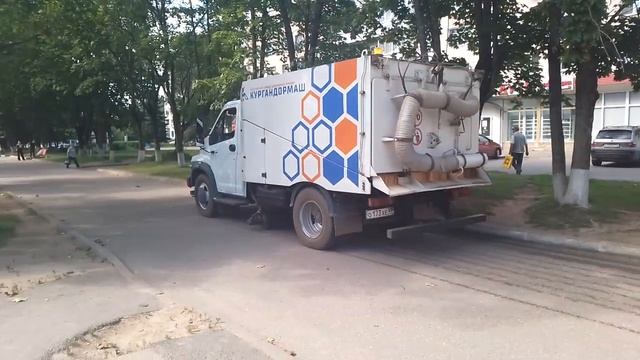 Газон Некст. Уличный пылесос. смотреть онлайн