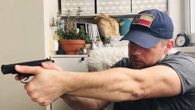 Что такое пистолет и с чем его едят. Разная работа рук в хвате. смотреть онлайн