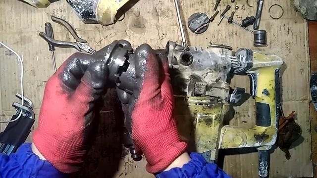 Выпадает бур из перфоратора? смотреть онлайн