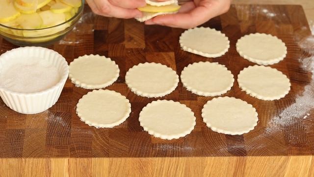 МНОГО ТВОРОЖНОГО Печенья ? из МИНИМУМА Продуктов! Простой рецепт Печенья Ракушки с Яблоком! Cookies смотреть онлайн