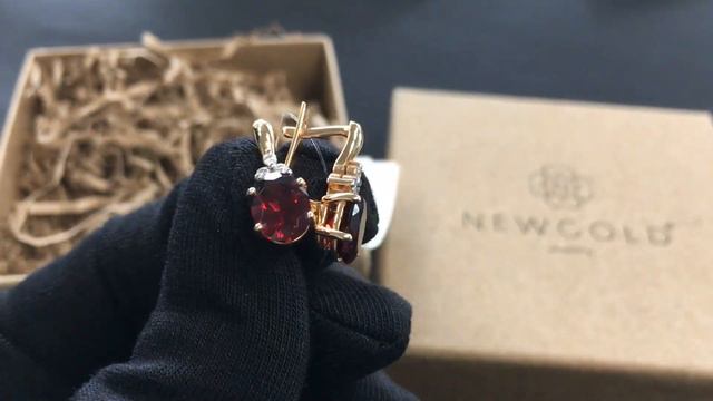 !Серьги 409 из красного золота 585 пробы с гранатами и фианитами смотреть онлайн