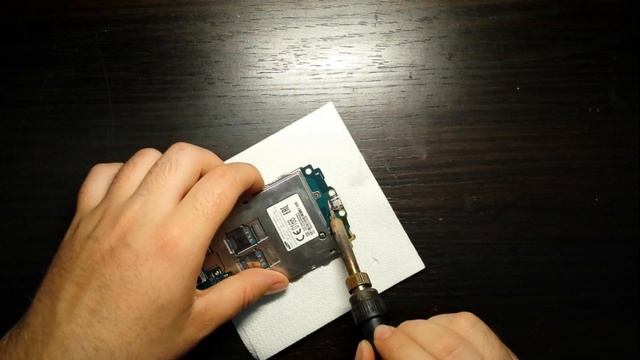 Samsung J1 не заряжается, замена гнезда зарядки смотреть онлайн