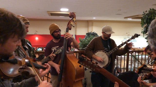 Maya Fabrikant sings Ochi Chernye at 2020 Midwinter Bluegrass Festival смотреть онлайн