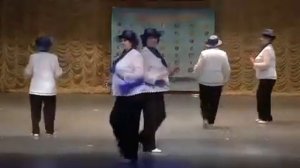 Танец «Бабушки - заюшки»