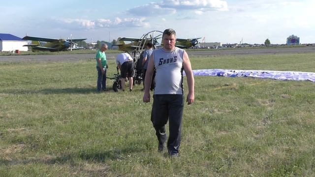 Валера в недоумении: "Куда взлетать-то?" смотреть онлайн