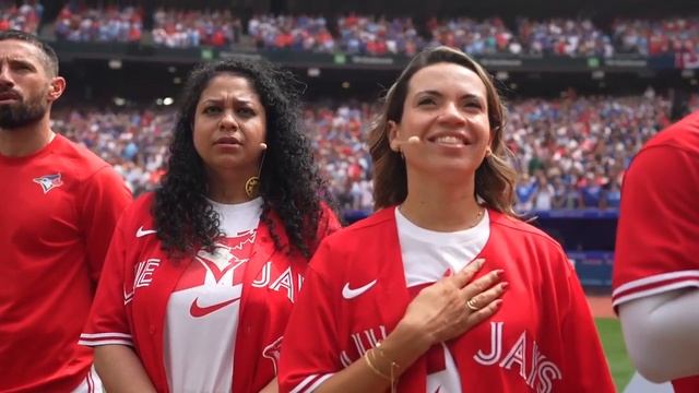 O Canada at the Toronto Blue Jays game on Canada Day! смотреть онлайн