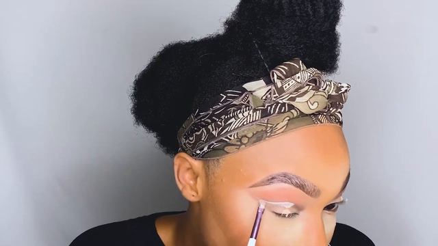 YELLOW CUT CREASE MAKEUP TUTORIAL/ SUMMER MAKEUP LOOK FOR BLACK WOMEN/ CUT CREASE ON SMALL EYELIDS смотреть онлайн
