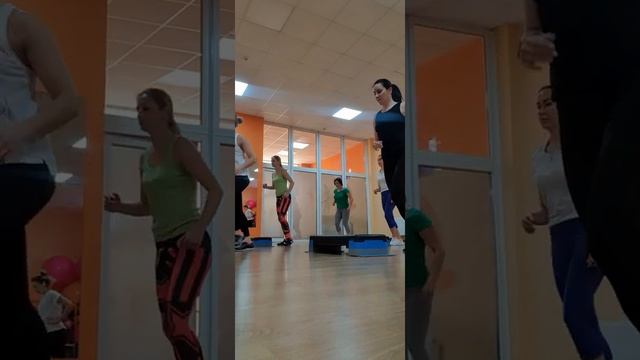 Basic step. Звязка на степі смотреть онлайн