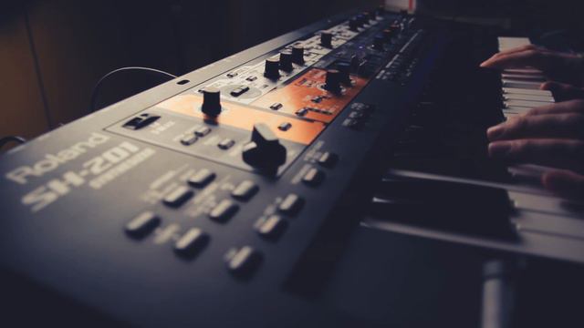 Roland SH-201 - Hidden World 01 Patch demonstration смотреть онлайн