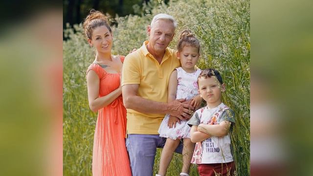 Молодая жена Александра Половцева, которая работала официанткой смотреть онлайн