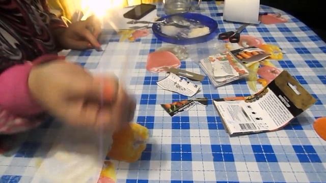 как наклеить семена моркови на туалетную бумагу для посадки