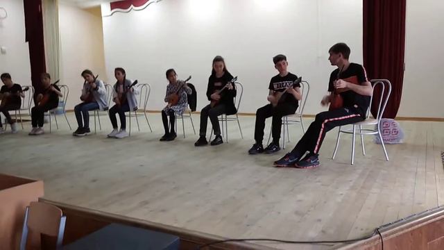 Балалайка. "Светит месяц". Но не очень хорошо. Набросок. смотреть онлайн