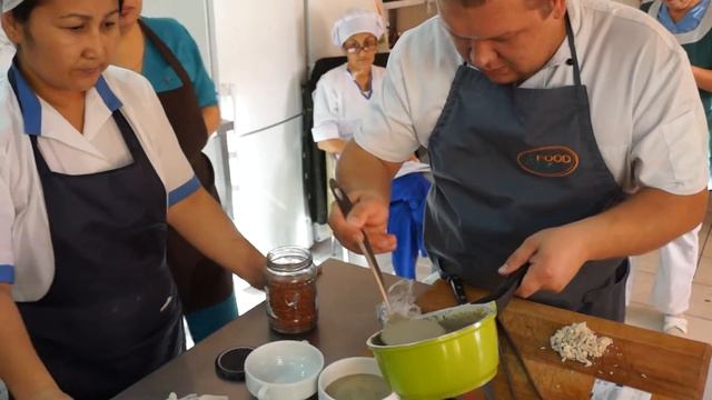 Самал. Новое меню осень-зима 2013/2014 Крем-суп куриный с брокколи и крем-суп грибной смотреть онлайн