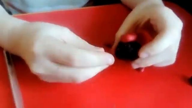 "Веселая лепка" Видео 18 Как слепить сказочного героя из пластилина и камня смотреть онлайн