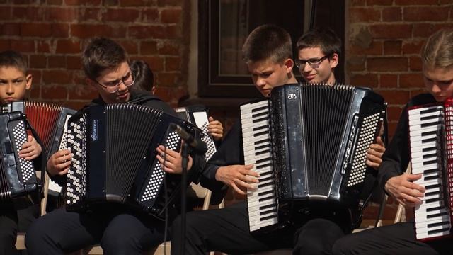 Петров Полька галоп смотреть онлайн