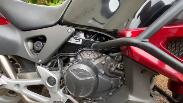 Honda Varadero 2003 cold start with Dominator exhaust смотреть онлайн