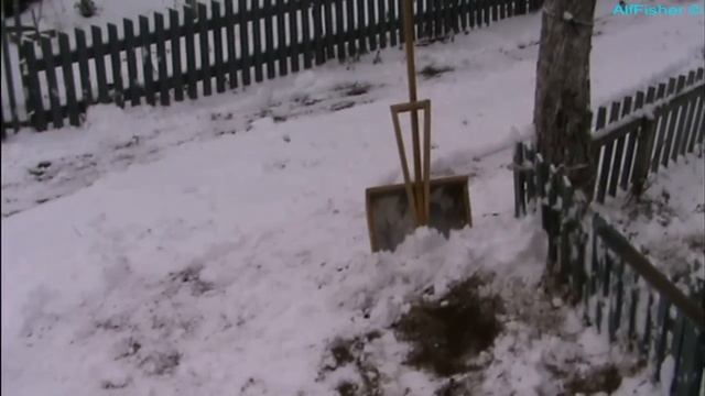 Снежная лопата с двумя ручками .пока без моторчика :)) смотреть онлайн