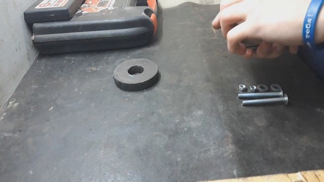 НУЖНОЕ ПРИСПОСОБЛЕНИЕ ДЛЯ СВАРЩИКОВ смотреть онлайн