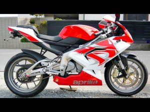 Aprilia RS 125 - ДвухТактная Мощь !