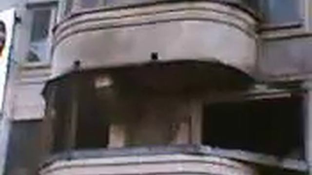 ПОСЛЕДСТВИЕ ПОЖАРА В СОСЕДНЕМ ДОМЕ НА АДМИРАЛА ЛАЗАРЕВА 26 ВСЁ ВЫГОРЕЛО ДО ТЛА смотреть онлайн