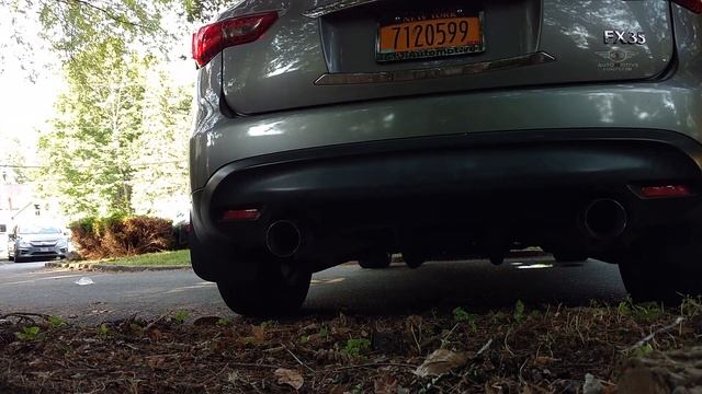 Revving up 2010 Infiniti FX to 5,000 RPM: Listen to This! смотреть онлайн